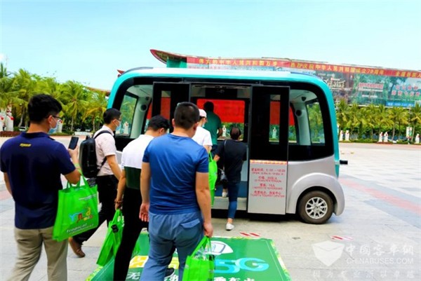 藍(lán)鯨號(hào)又來(lái)?yè)岀R了!海南首個(gè)5G無(wú)人駕駛客車項(xiàng)目正式投入運(yùn)營(yíng)(圖4) 藍(lán)鯨號(hào)又來(lái)?yè)岀R了!海南首個(gè)5G無(wú)人駕駛客車項(xiàng)目正式投入運(yùn)營(yíng)(圖4)