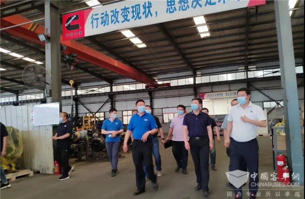 東風康明斯:“正式掛牌”河南豐康首批旗艦站授牌儀式(圖2) 東風康明斯:“正式掛牌”河南豐康首批旗艦站授牌儀式(圖2)
