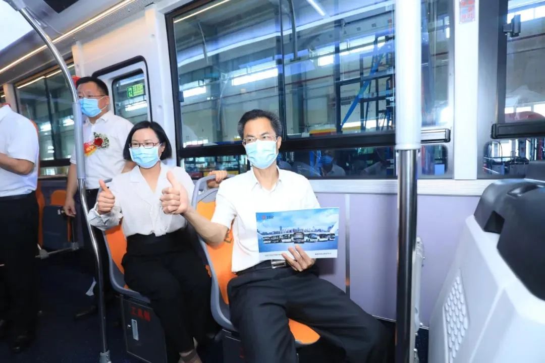 廣州公交首批18米純電動BRT交付！猜猜誰家車？(圖11)