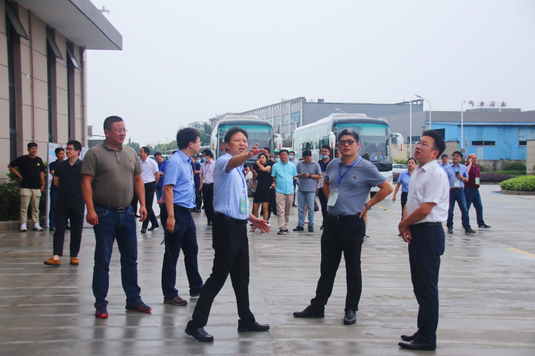 2020年“中小城市公交改革與發展企業聯合會華東區域聯合會理事會”暨“中小城市公交企業共克時艱經驗交流論壇”在通順利召開(圖5) 2020年“中小城市公交改革與發展企業聯合會華東區域聯合會理事會”暨“中小城市公交企業共克時艱經驗交流論壇”在通順利召開(圖5)