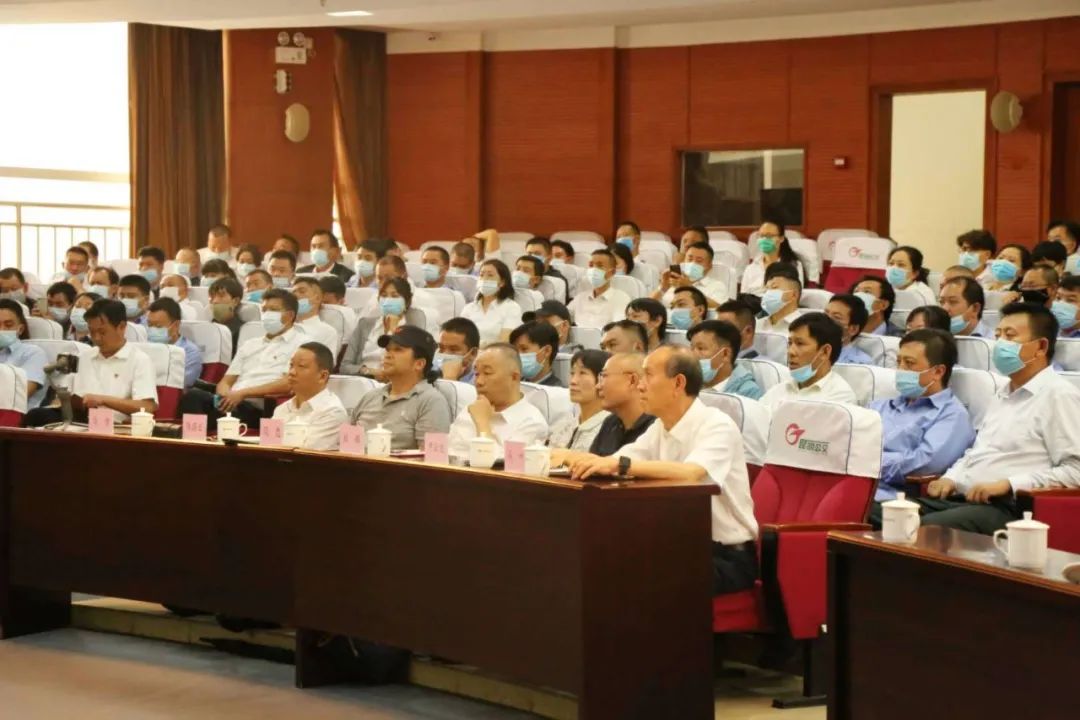 專家進公交舉辦心理健康講座,昆明公交保障駕駛員心理健康實現安全駕駛(圖4) 專家進公交舉辦心理健康講座,昆明公交保障駕駛員心理健康實現安全駕駛(圖4)