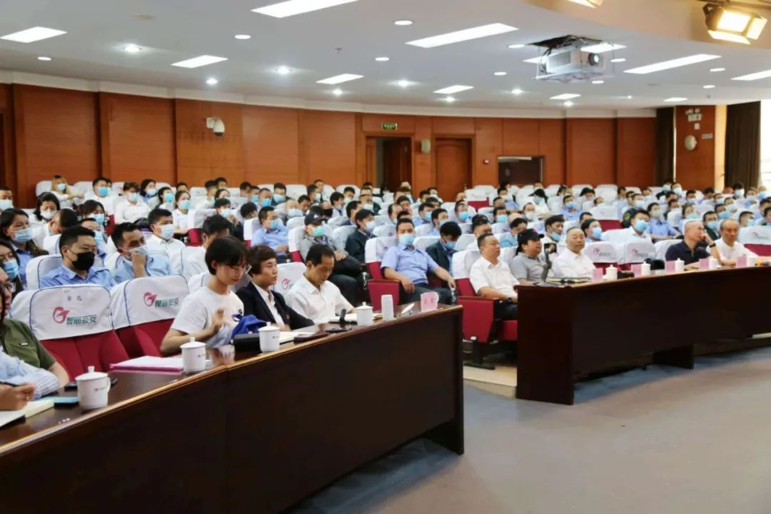 專家進公交舉辦心理健康講座,昆明公交保障駕駛員心理健康實現安全駕駛(圖3) 專家進公交舉辦心理健康講座,昆明公交保障駕駛員心理健康實現安全駕駛(圖3)