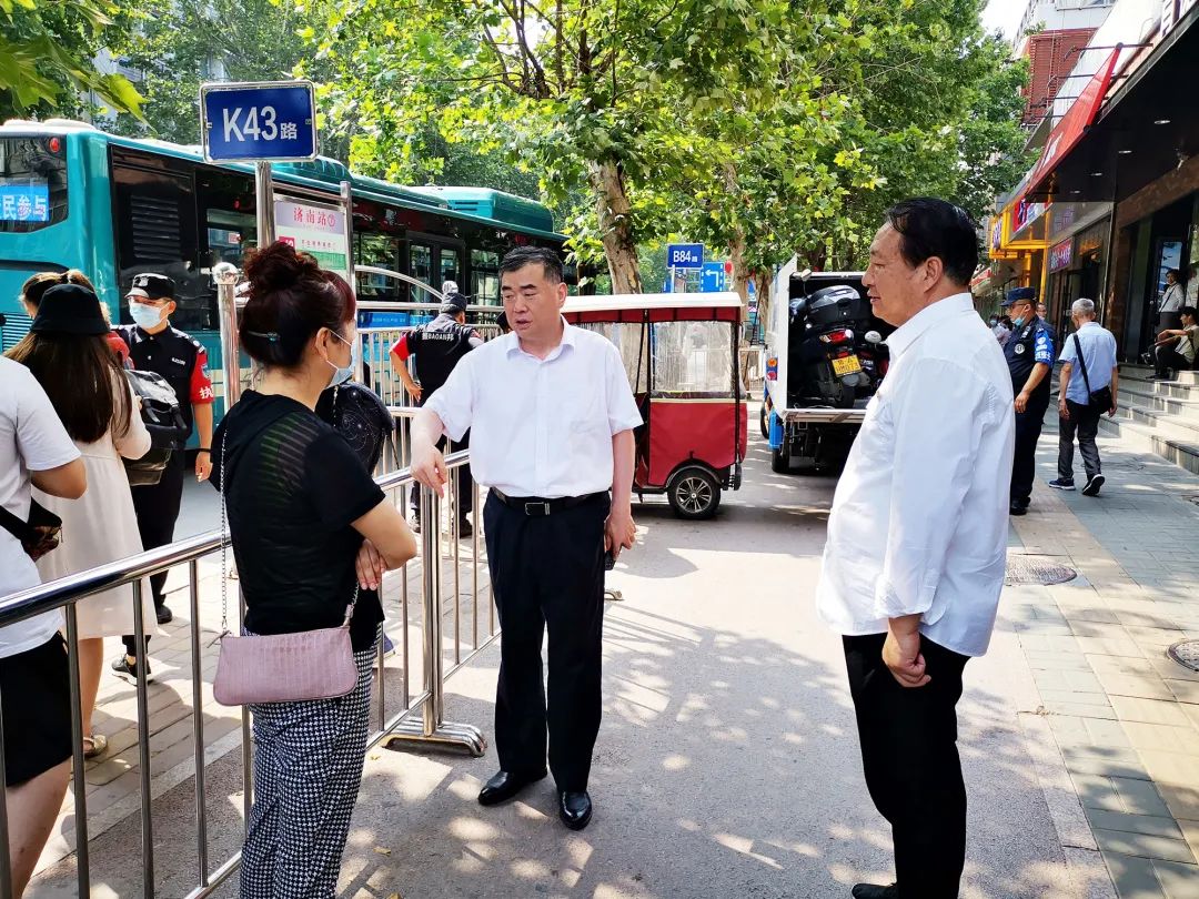 濟南公交助力建設更高水平全國文明城市(圖10) 濟南公交助力建設更高水平全國文明城市(圖10)