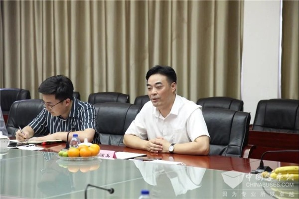 廣安市政府一行赴申龍客車調研 肯定企業新能源技術發展情況(圖4) 廣安市政府一行赴申龍客車調研 肯定企業新能源技術發展情況(圖4)