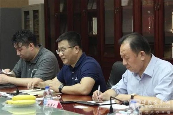 廣安市政府一行赴申龍客車調研 肯定企業新能源技術發展情況(圖5) 廣安市政府一行赴申龍客車調研 肯定企業新能源技術發展情況(圖5)