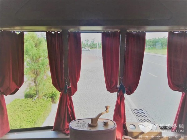 美車襯美景 銀隆新能源仿古鐺鐺車入駐煙臺(圖3) 美車襯美景 銀隆新能源仿古鐺鐺車入駐煙臺(圖3)