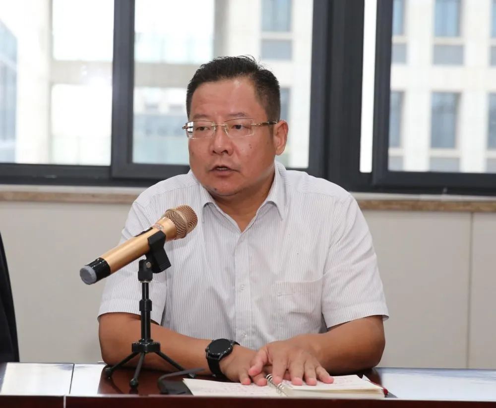 公交治理新模式——淮安公交召開第一次員工薪酬制度改革領(lǐng)導(dǎo)小組全體成員會(huì)議(圖4) 公交治理新模式——淮安公交召開第一次員工薪酬制度改革領(lǐng)導(dǎo)小組全體成員會(huì)議(圖4)