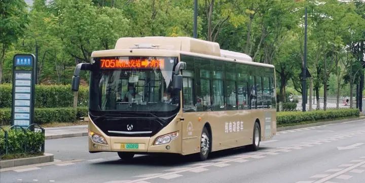 杭州5G公交上路了?有人在蕭山拍到了照片!相關部門回應:正在采集路面數據(圖2) 杭州5G公交上路了?有人在蕭山拍到了照片!相關部門回應:正在采集路面數據(圖2)