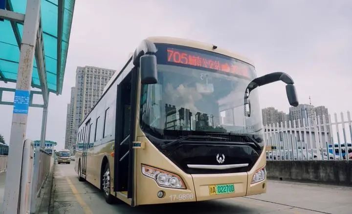 杭州5G公交上路了?有人在蕭山拍到了照片!相關部門回應:正在采集路面數據(圖3) 杭州5G公交上路了?有人在蕭山拍到了照片!相關部門回應:正在采集路面數據(圖3)