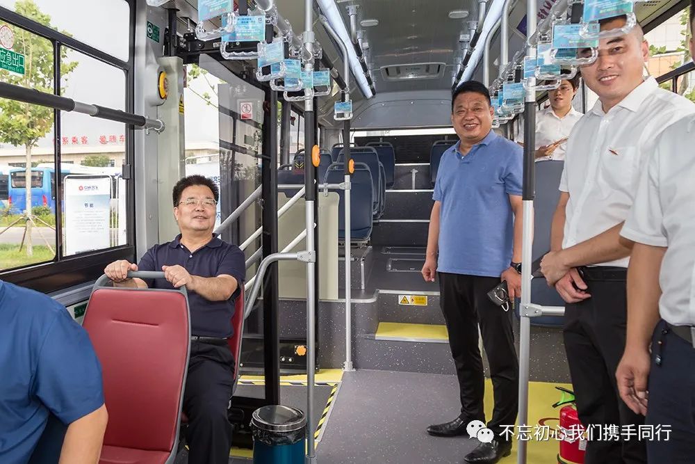 河北省財政廳領導一行到唐山公交就新能源示范試點、智能化、低碳出行等工作進行調研(圖5) 河北省財政廳領導一行到唐山公交就新能源示范試點、智能化、低碳出行等工作進行調研(圖5)