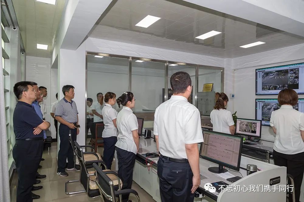 河北省財政廳領導一行到唐山公交就新能源示范試點、智能化、低碳出行等工作進行調研(圖8) 河北省財政廳領導一行到唐山公交就新能源示范試點、智能化、低碳出行等工作進行調研(圖8)