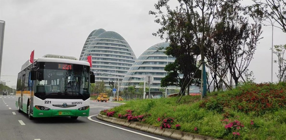 湖北省武漢經開區(qū)上線20臺氫能源公交車 加氫10分鐘,可跑500公里(圖1) 湖北省武漢經開區(qū)上線20臺氫能源公交車 加氫10分鐘,可跑500公里(圖1)