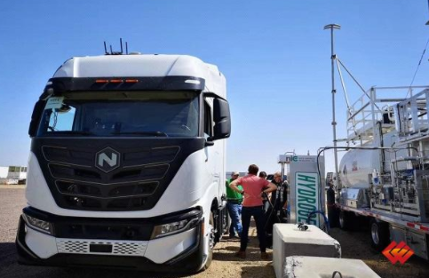 全球首個高效液氫加注系統實現重卡加氫商業示范(圖1) 全球首個高效液氫加注系統實現重卡加氫商業示范(圖1)