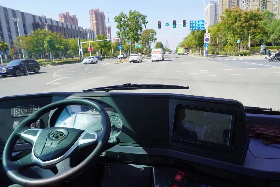 安徽首條無人駕駛公交車試跑!更多智慧出行“新模式”,2022中國國際智慧公交發展高峰論壇邀您一“探”(圖2) 安徽首條無人駕駛公交車試跑!更多智慧出行“新模式”,2022中國國際智慧公交發展高峰論壇邀您一“探”(圖2)