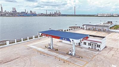 青島煉化建成全市首座商業(yè)加氫站(圖1) 青島煉化建成全市首座商業(yè)加氫站(圖1)